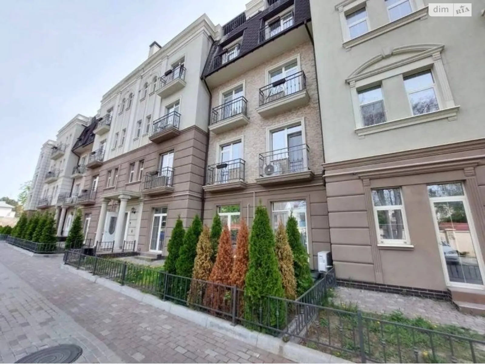 Продається 2-кімнатна квартира 76 кв. м у Одесі, пров. Травневий, 4 - фото 1