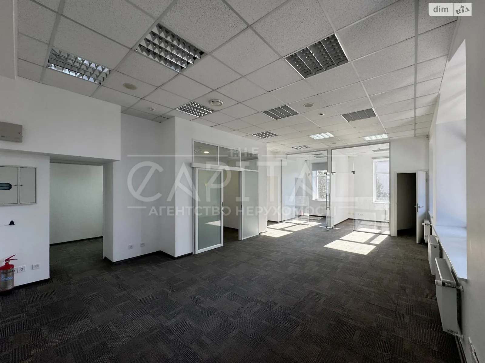 Сдается в аренду офис 446 кв. м в бизнес-центре, цена: 7890 $ - фото 1