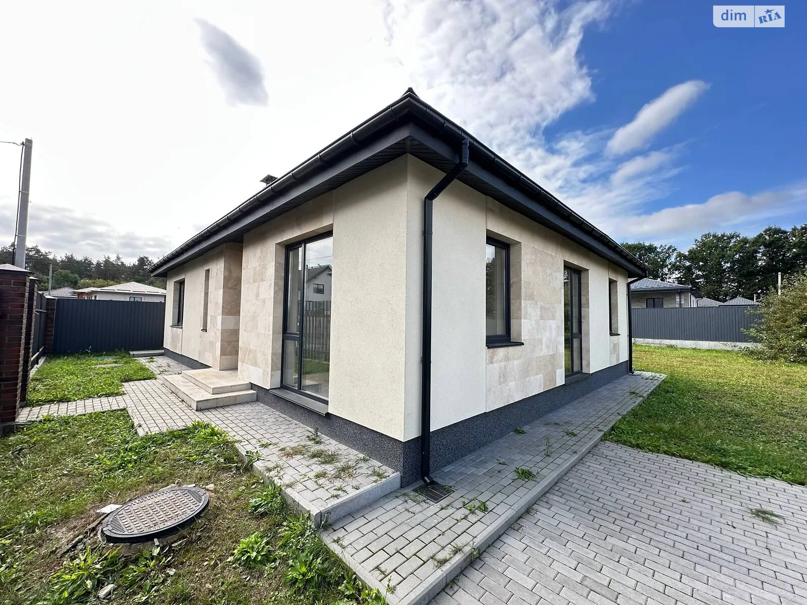 Продается одноэтажный дом 133 кв. м с верандой, цена: 158000 $ - фото 1