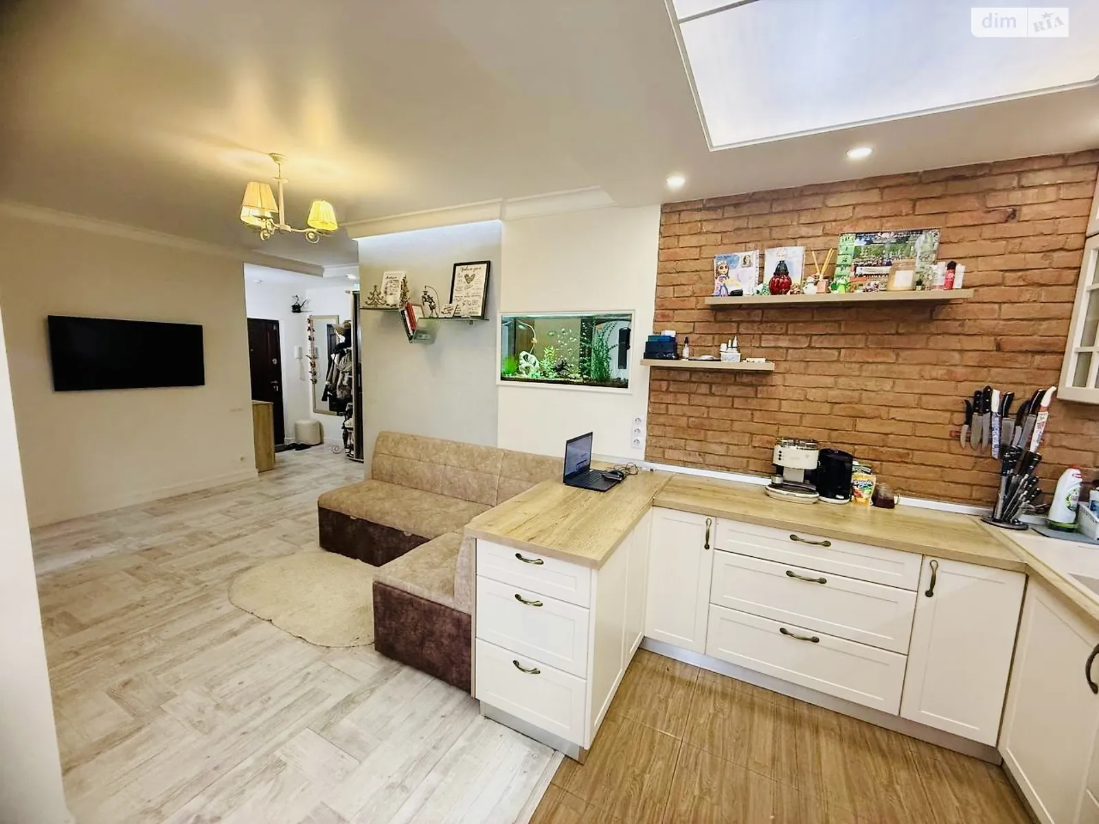 Продается 2-комнатная квартира 69 кв. м в Одессе, мас. Радужный, 15/4 - фото 1