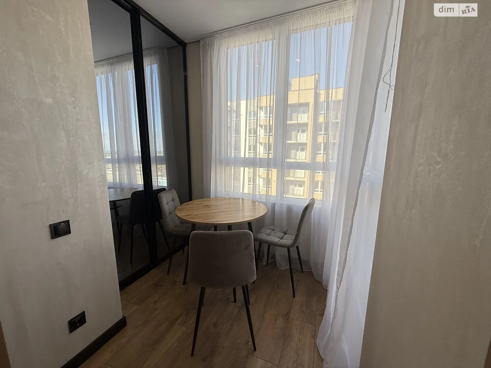 Продается 1-комнатная квартира 50 кв. м в Слобожанском, ул. Содружества - фото 1
