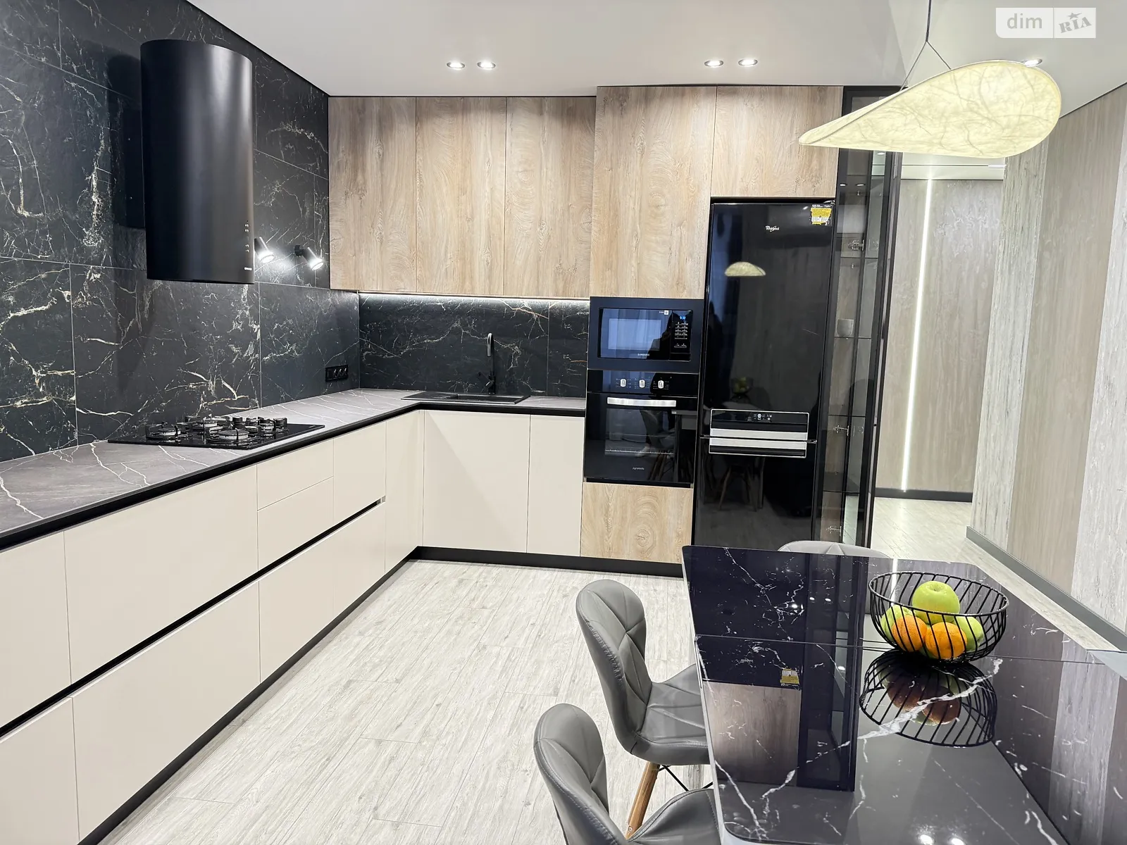 Продается 3-комнатная квартира 79 кв. м в Слобожанском, ул. Семейная - фото 1