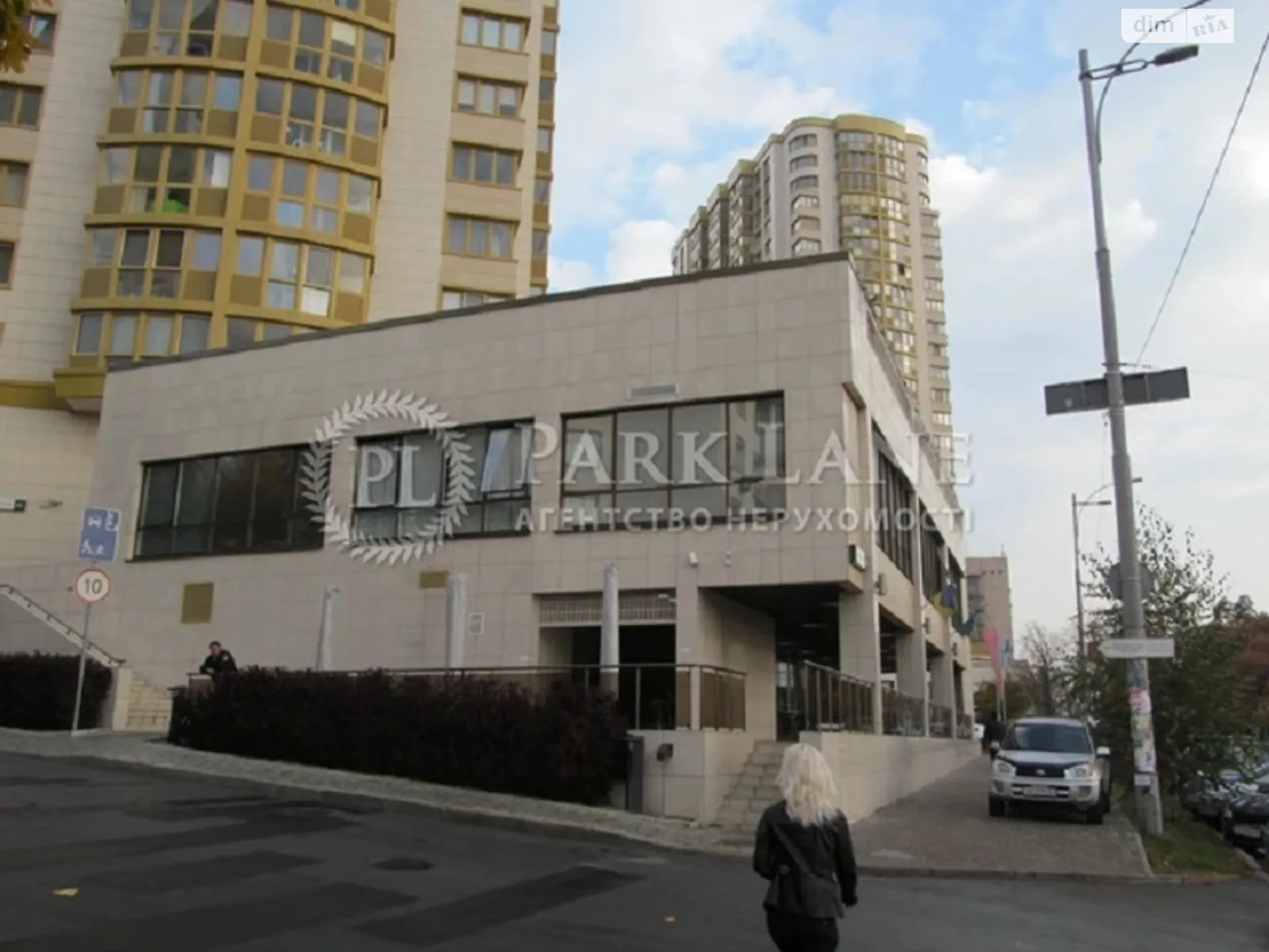 Продается офис 85.3 кв. м в бизнес-центре, цена: 140000 $ - фото 1