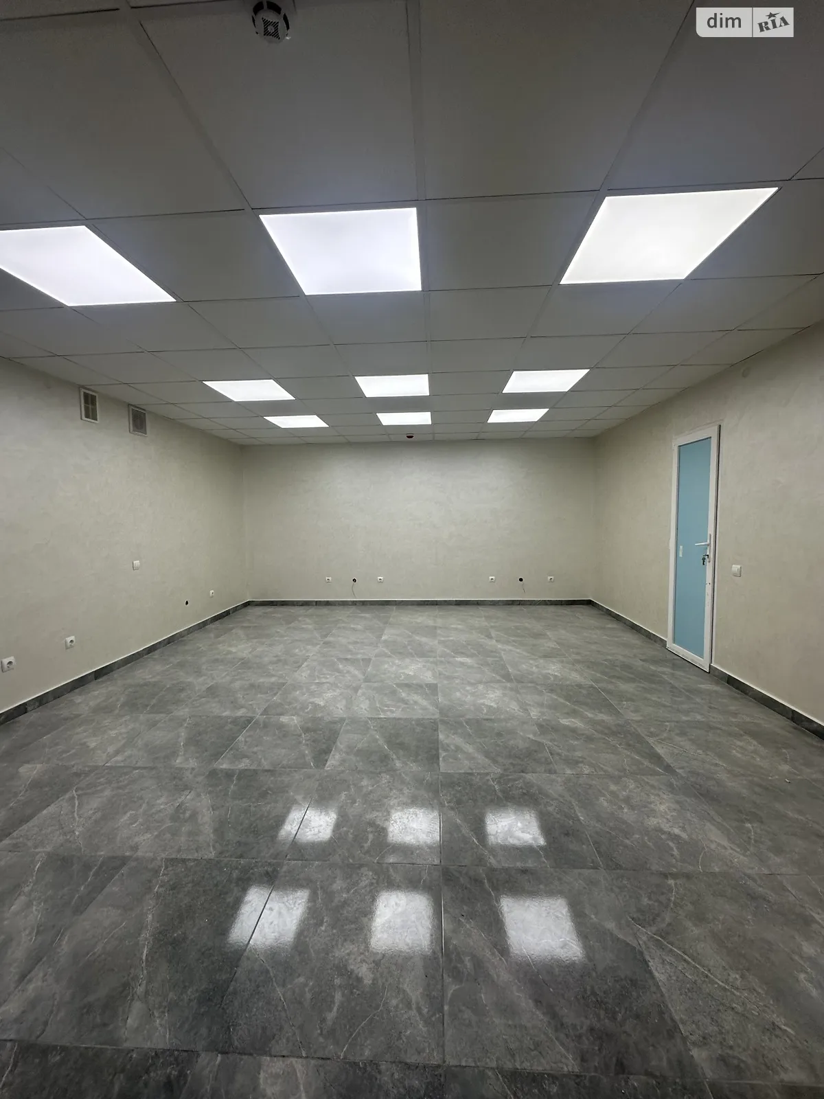 Продается офис 34.8 кв. м в бизнес-центре, цена: 348 $ - фото 1