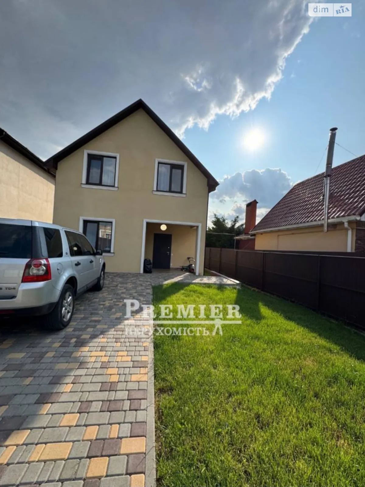 Продается дом на 2 этажа 118.4 кв. м с камином, цена: 130000 $ - фото 1