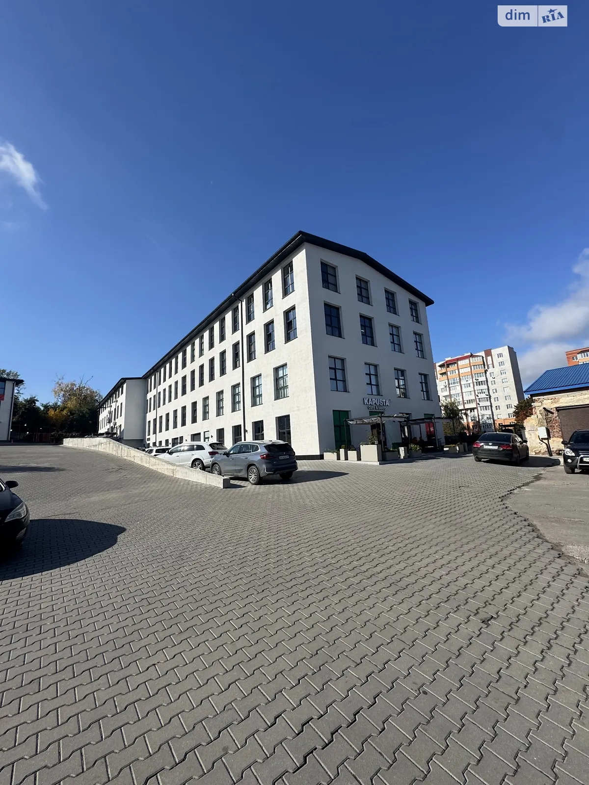 Сдается в аренду офис 36.5 кв. м в бизнес-центре, цена: 12045 грн - фото 1