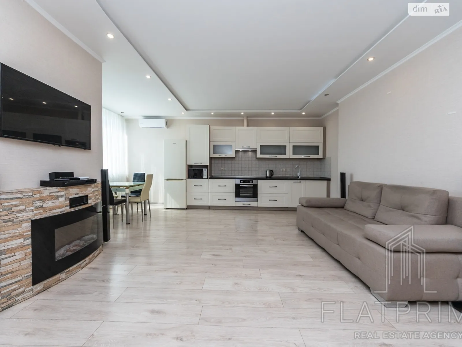 Продается 1-комнатная квартира 62.7 кв. м в Киеве, просп. Воскресенский(Перова), 10А - фото 1