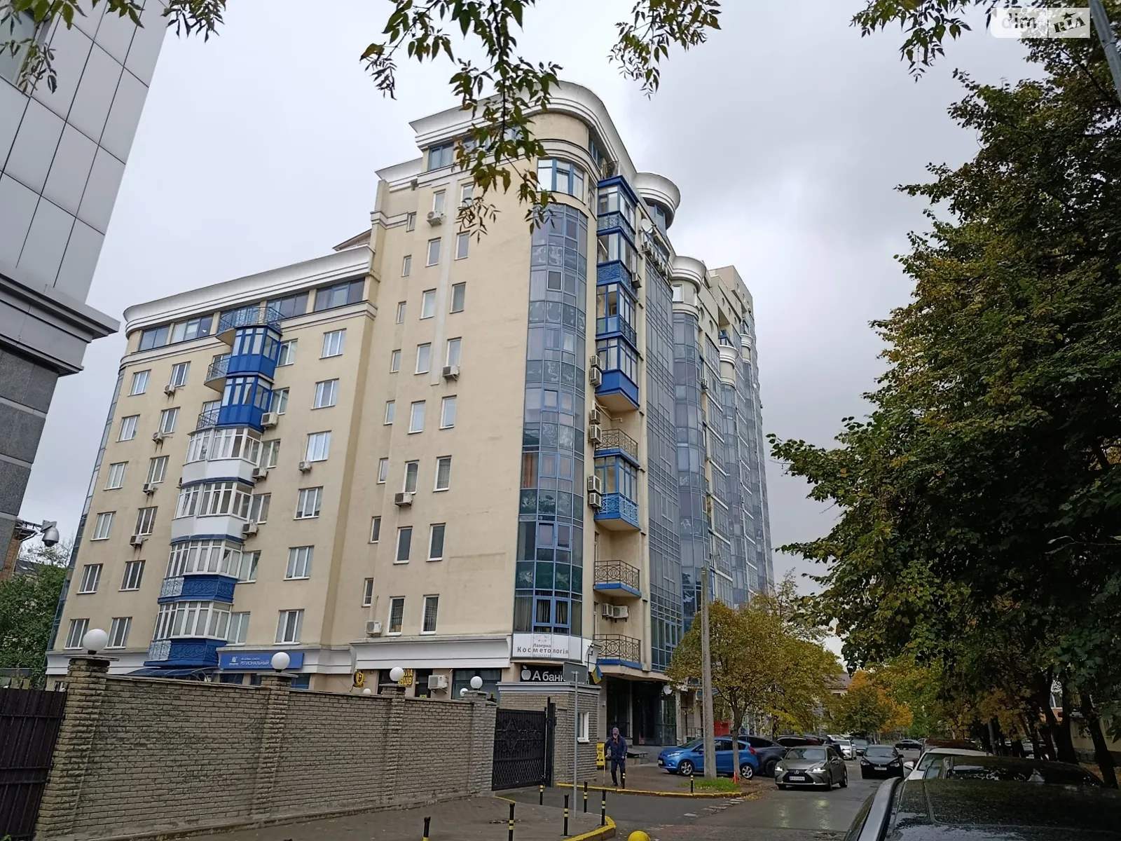 Сдается в аренду офис 123 кв. м в бизнес-центре, цена: 20000 грн - фото 1