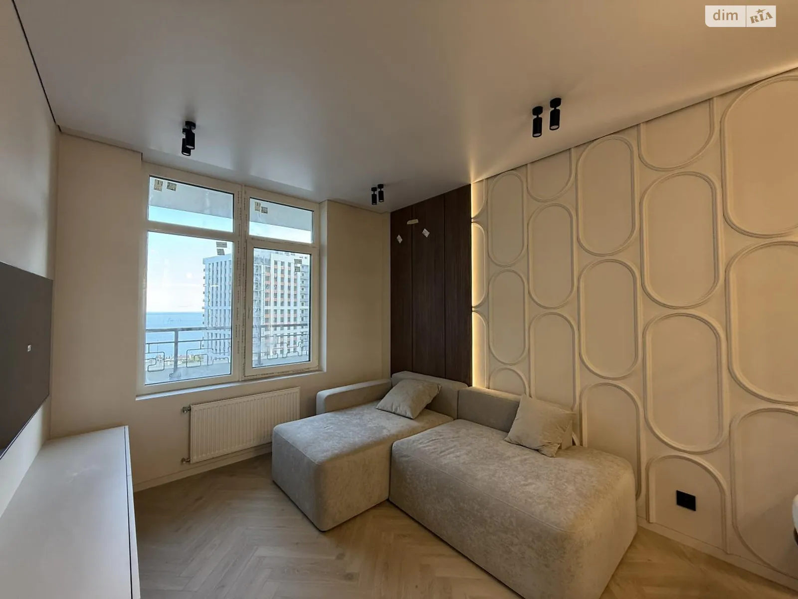 Продается 1-комнатная квартира 45 кв. м в Одессе, ул. Генуэзская, 3Г - фото 1