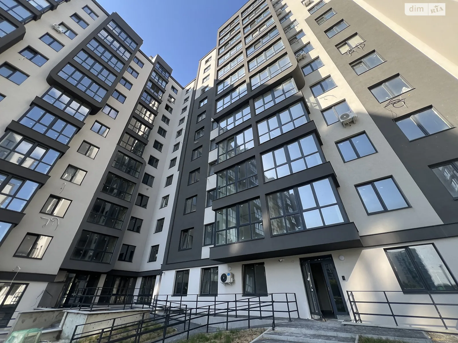 Продается 2-комнатная квартира 64.1 кв. м в Львове, ул. Роксоляны, 151 - фото 1