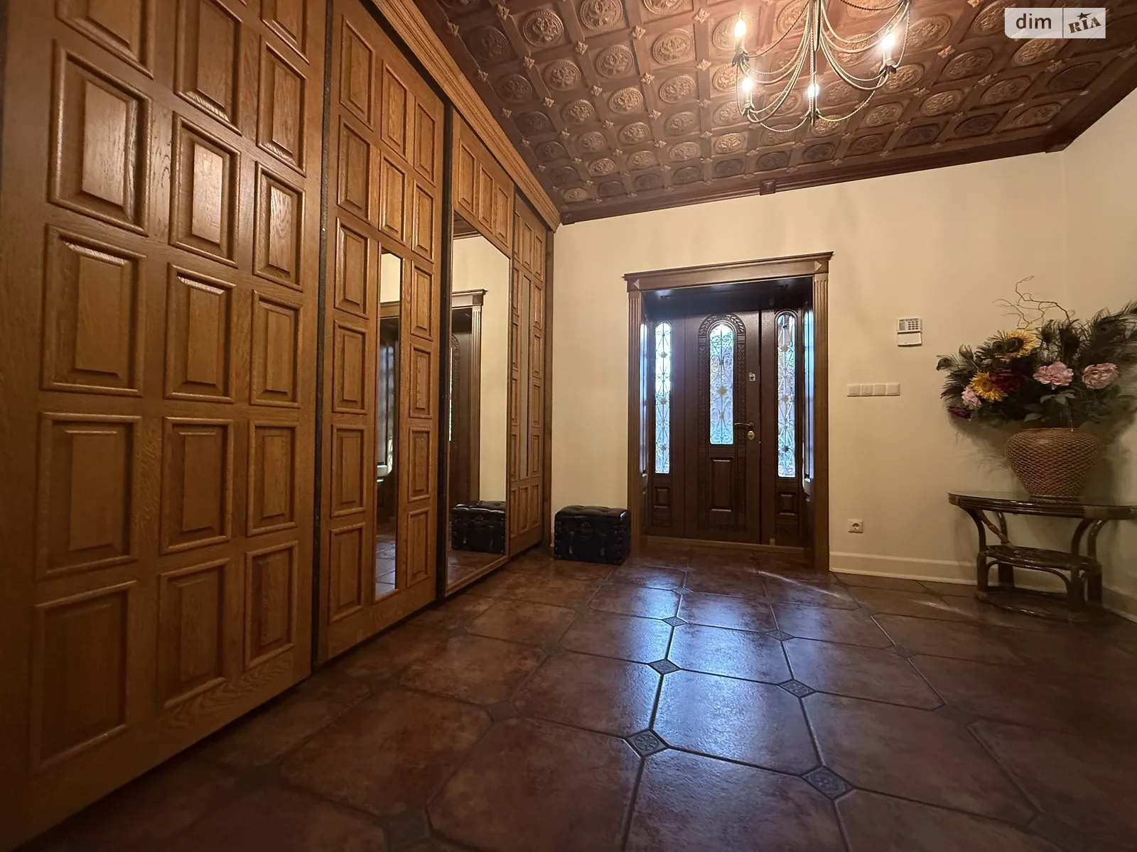 Продается одноэтажный дом 218 кв. м с гаражом, цена: 525000 $ - фото 1
