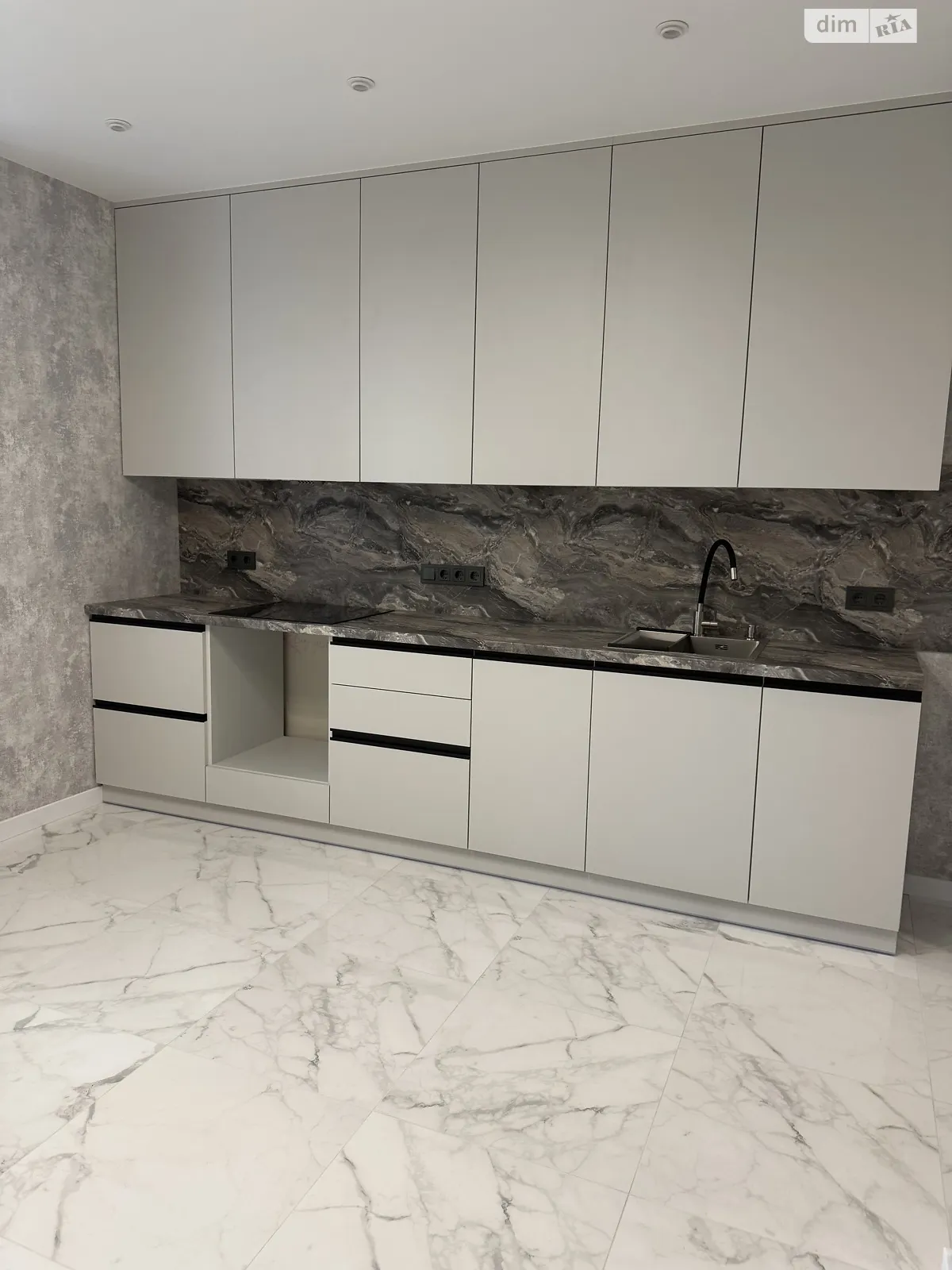 Продается 2-комнатная квартира 78 кв. м в Виннице, ул. Александровская - фото 1