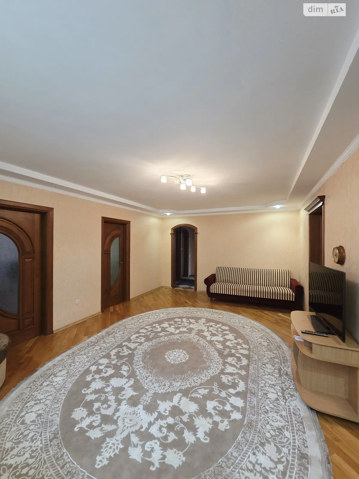 Сдается в аренду дом на 2 этажа 110 кв. м с камином, цена: 25000 грн - фото 1