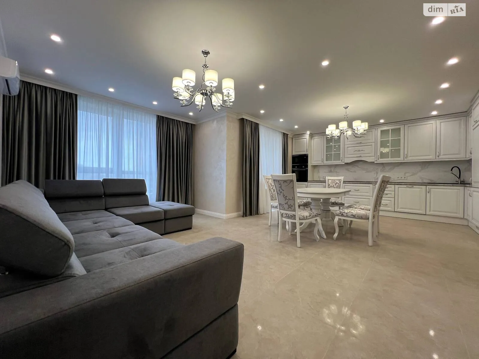 Продается 2-комнатная квартира 98 кв. м в Киеве, ул. Ревуцкого, 40В - фото 1