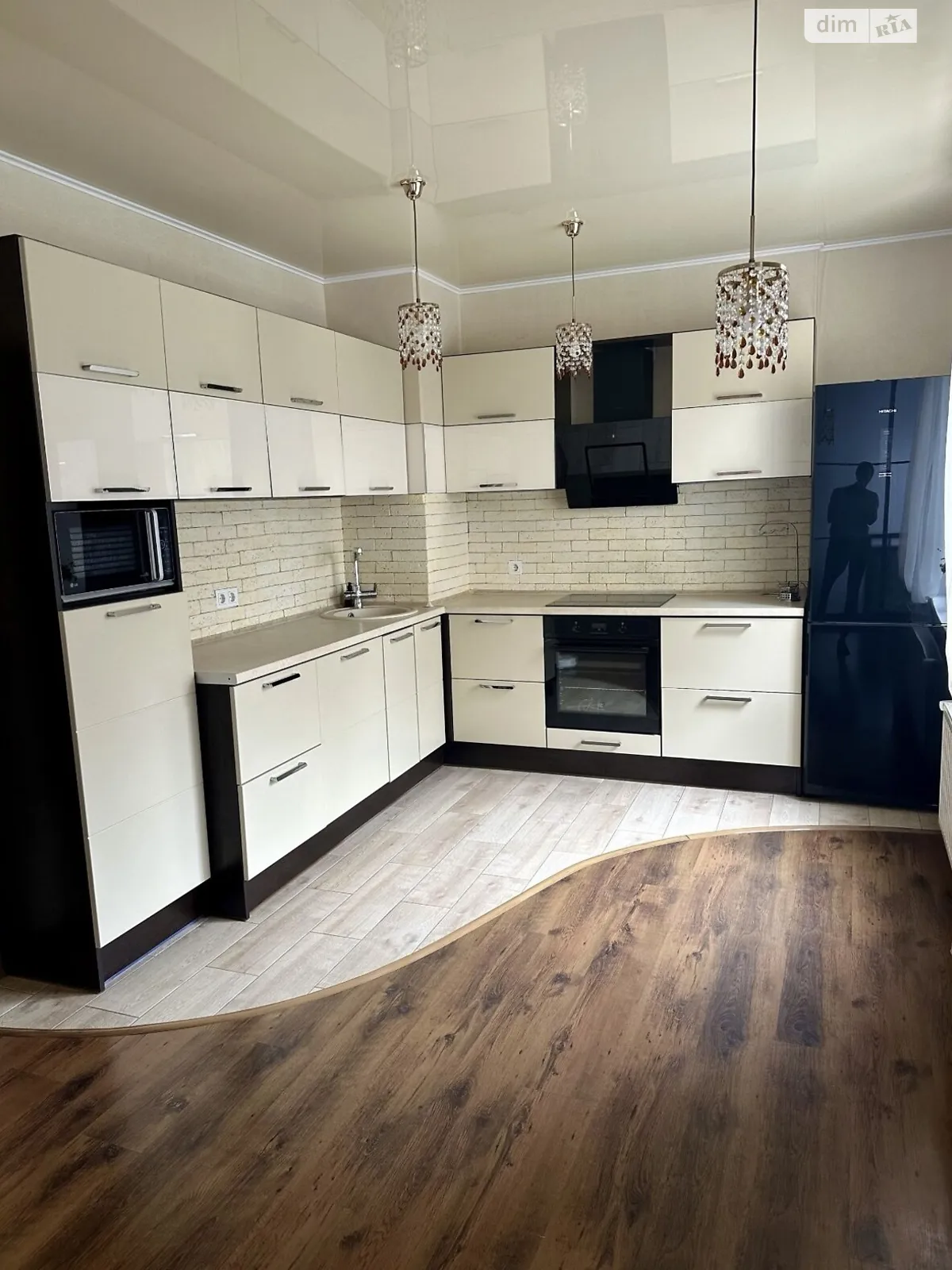 Продается 2-комнатная квартира 61 кв. м в Лиманке, мас. Радужный - фото 1