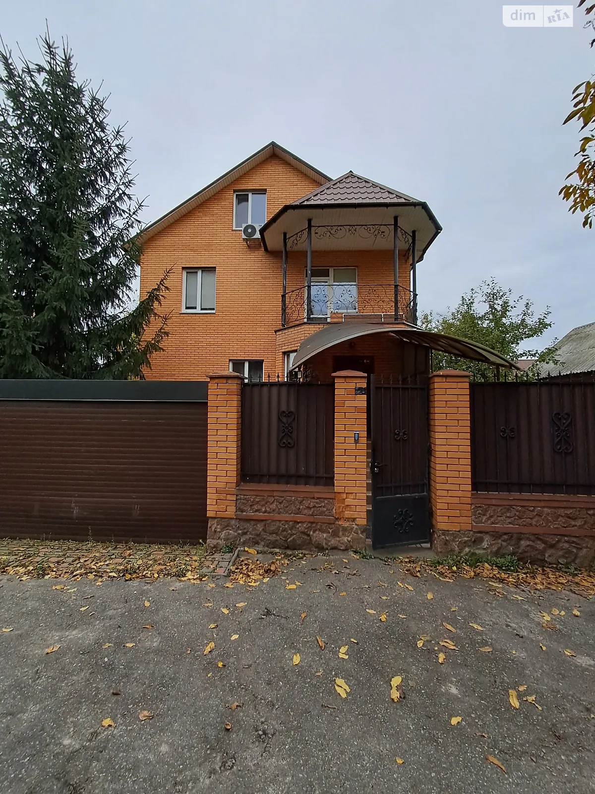 Сдается в аренду дом на 3 этажа 250 кв. м с садом, цена: 65000 грн - фото 1