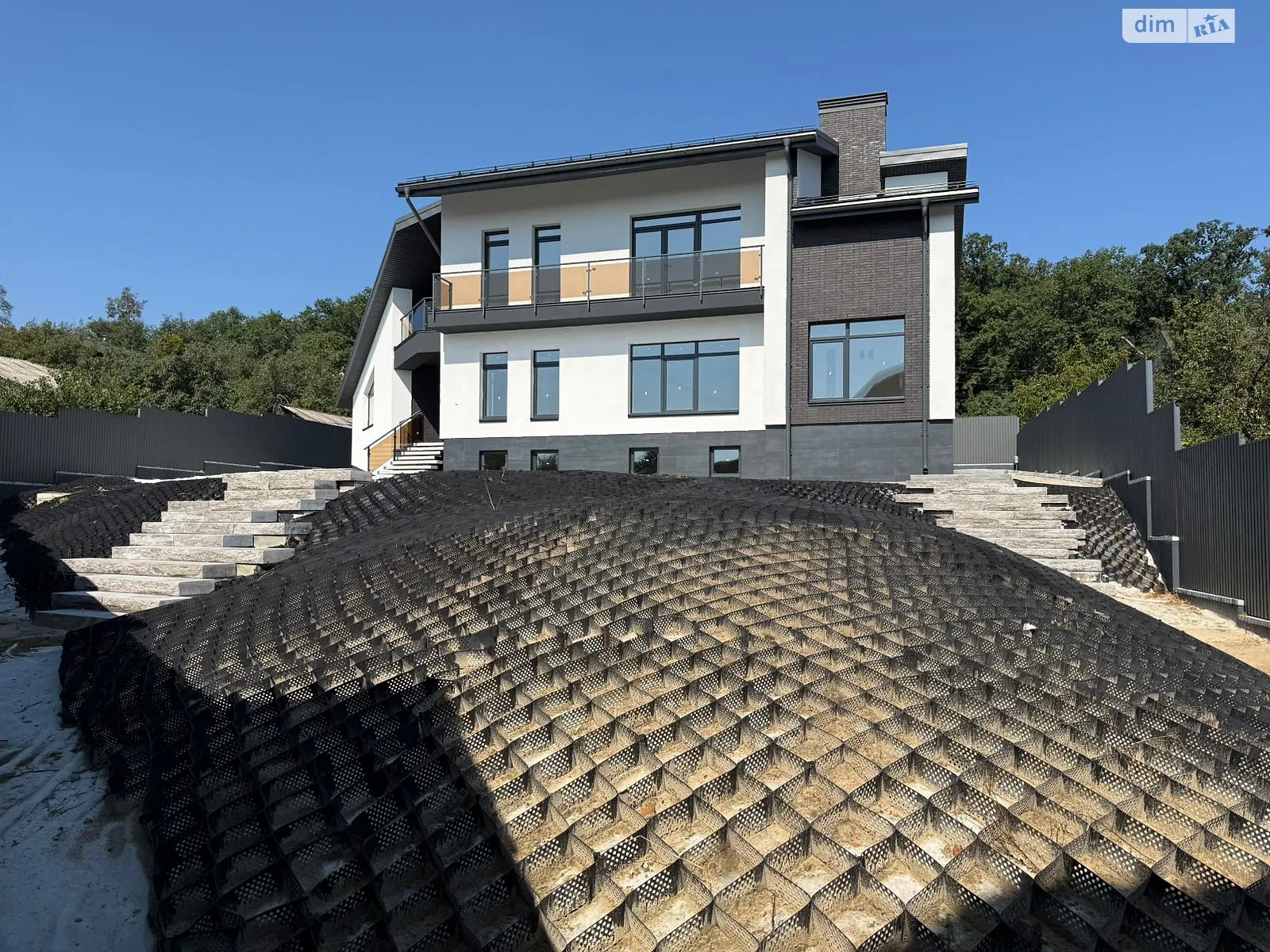 Продается дом на 3 этажа 437 кв. м с мансардой, цена: 1170000 $ - фото 1