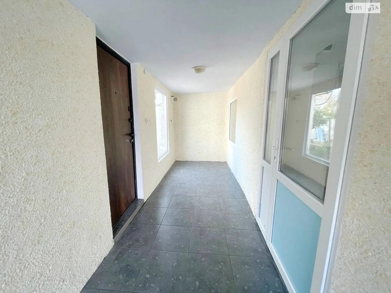 Продается часть дома 87 кв. м с гаражом, цена: 18000 $ - фото 1