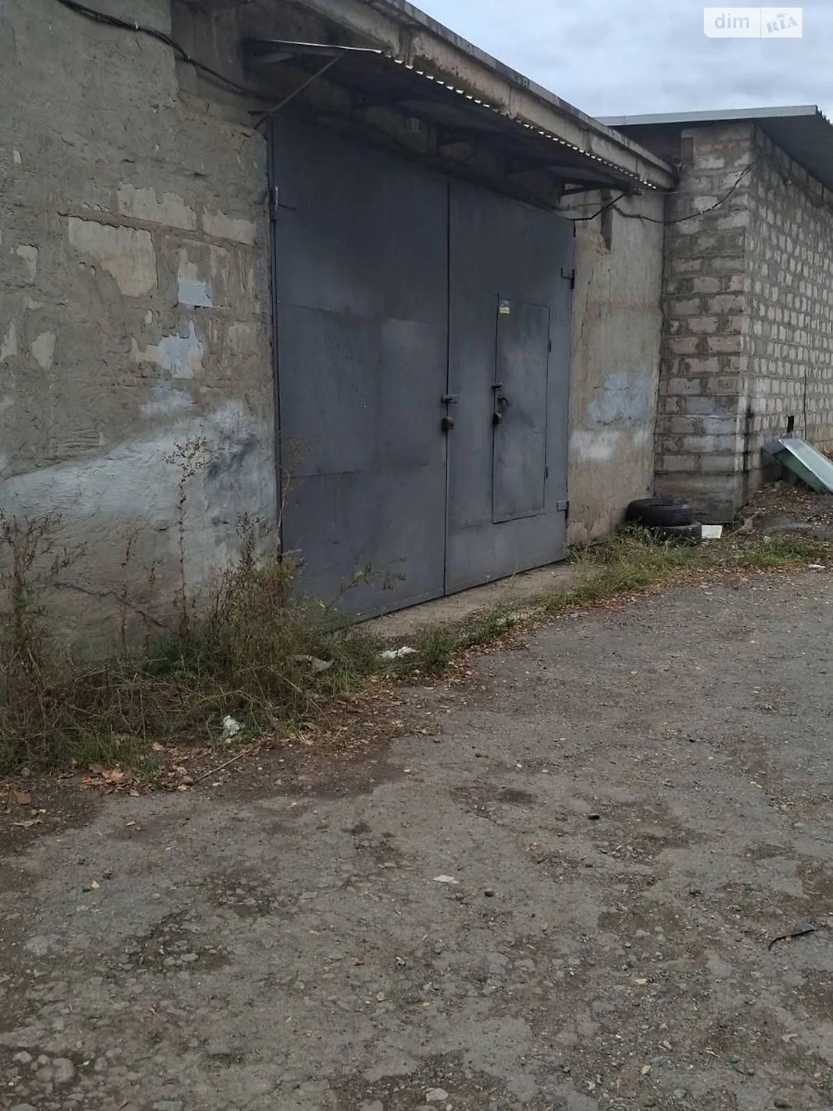 Продается место в гаражном кооперативе под бус на 70 кв. м, цена: 15000 $ - фото 1