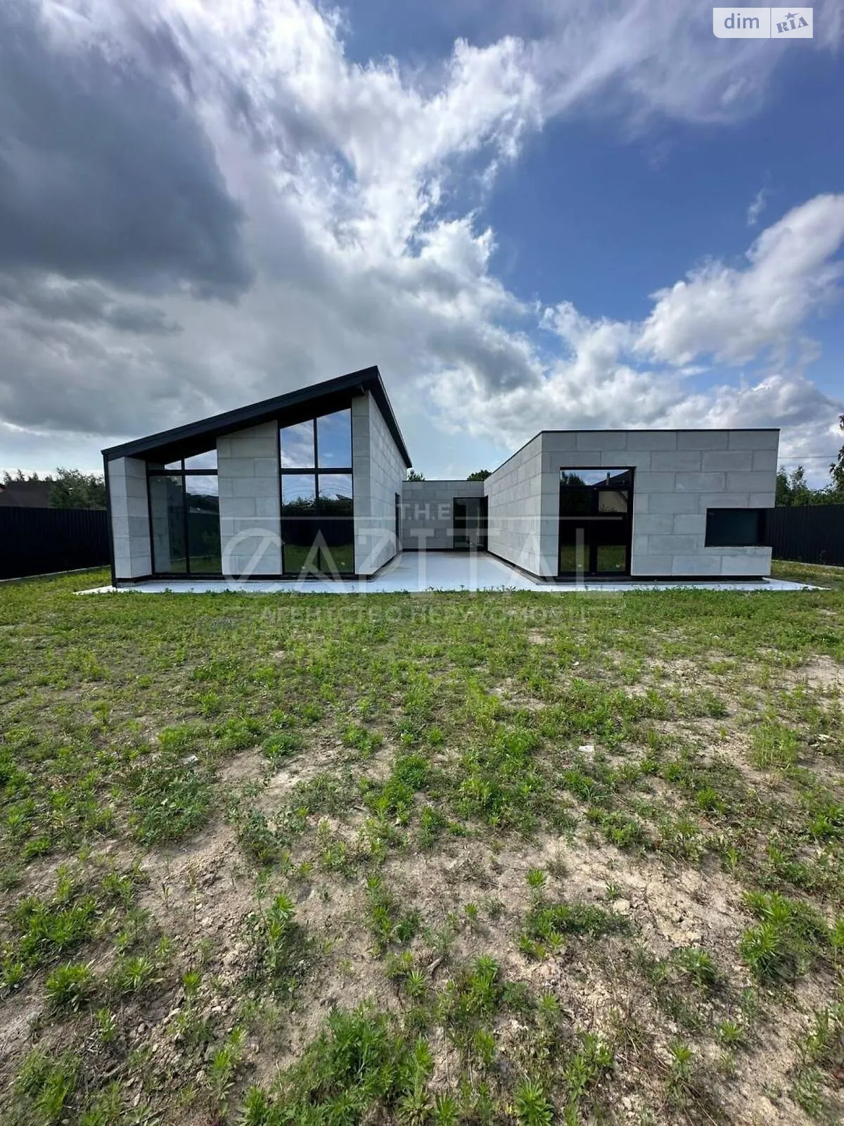 Продается дом на 2 этажа 210 кв. м с террасой, цена: 160000 $ - фото 1