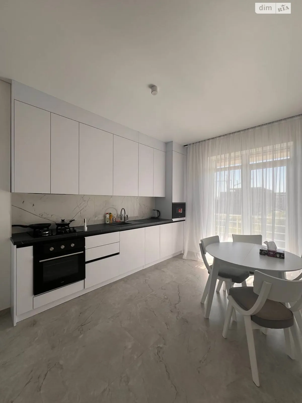 Продается 2-комнатная квартира 56 кв. м в Ужгороде, ул. Богомольца, 22 - фото 1