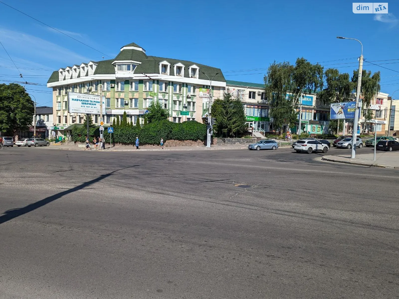 Продается офис 420 кв. м в бизнес-центре, цена: 252000 $ - фото 1