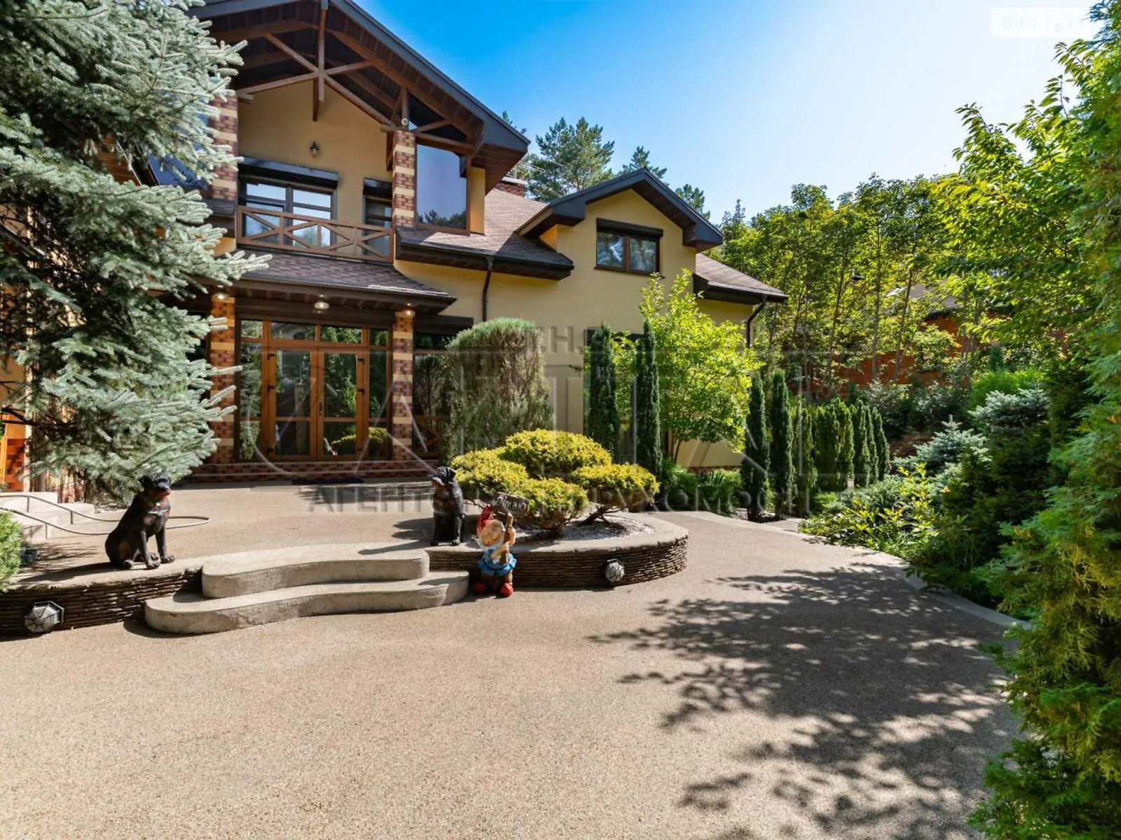 Продается дом на 3 этажа 845 кв. м с беседкой, цена: 1900000 $ - фото 1