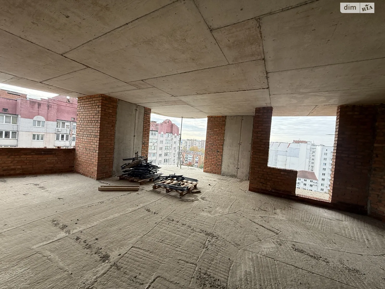 Продается 2-комнатная квартира 71 кв. м в Хмельницком, ул. Свободы, 115 - фото 1