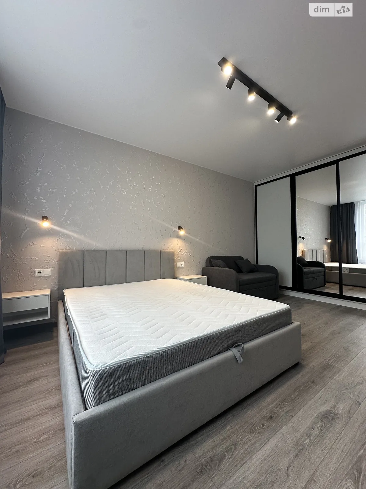 Сдается в аренду 1-комнатная квартира 41.8 кв. м в, цена: 13999 грн - фото 1