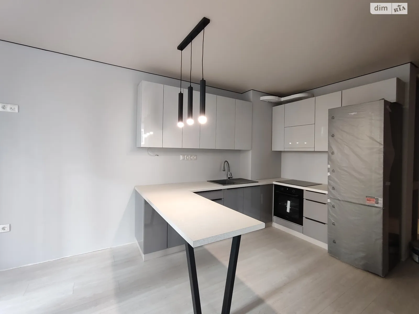 Продается 1-комнатная квартира 44 кв. м в Ивано-Франковске, ул. Ленкавского, 34/6 - фото 1