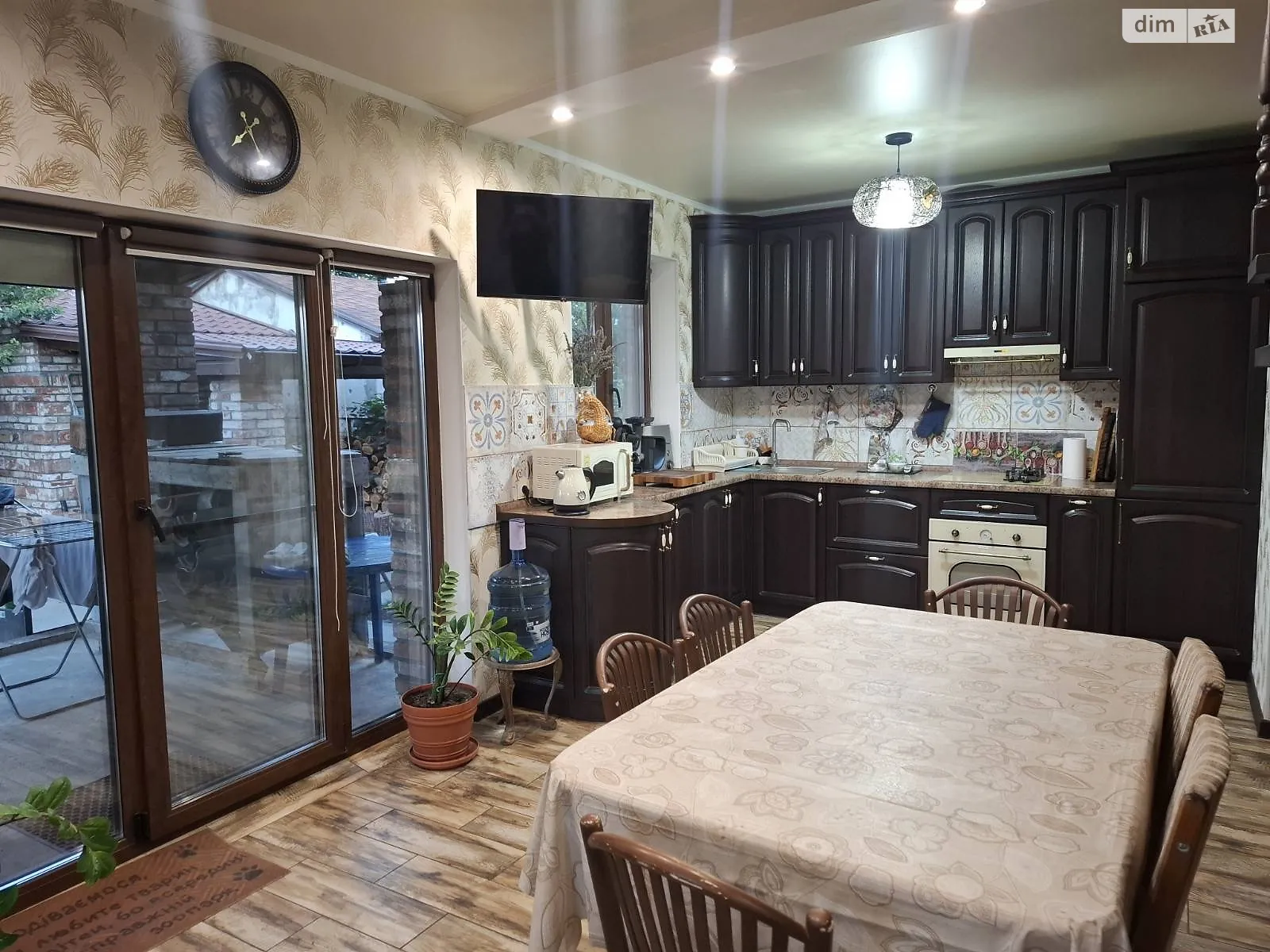 Продается дом на 2 этажа 105 кв. м с бассейном, цена: 135000 $ - фото 1