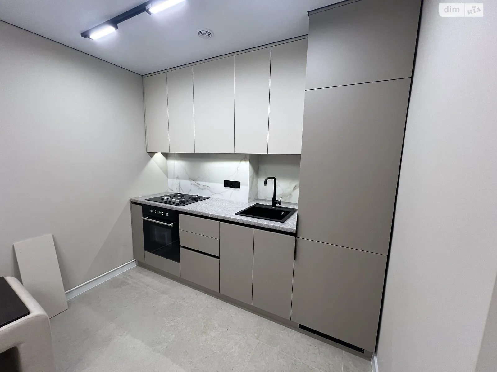 2-комнатная квартира 56 кв. м в Тернополе, ул. Смакулы, 8 - фото 1