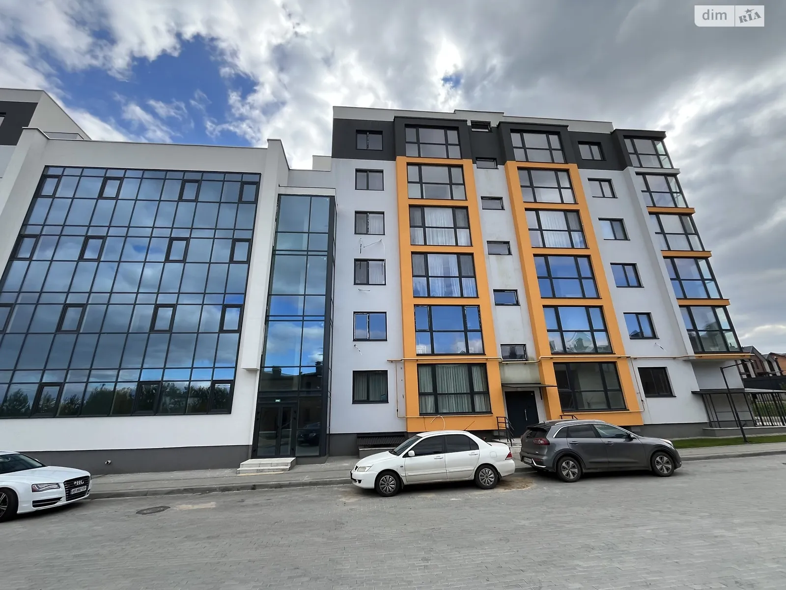 Продается 2-комнатная квартира 63 кв. м в Березиной, ул. Радужная, 105 - фото 1