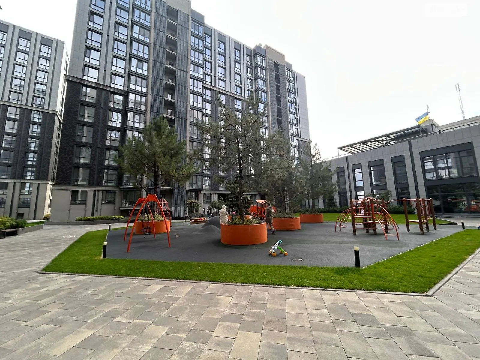 Продается 1-комнатная квартира 65.9 кв. м в Днепре, ул. Костомаровская, 1А - фото 1