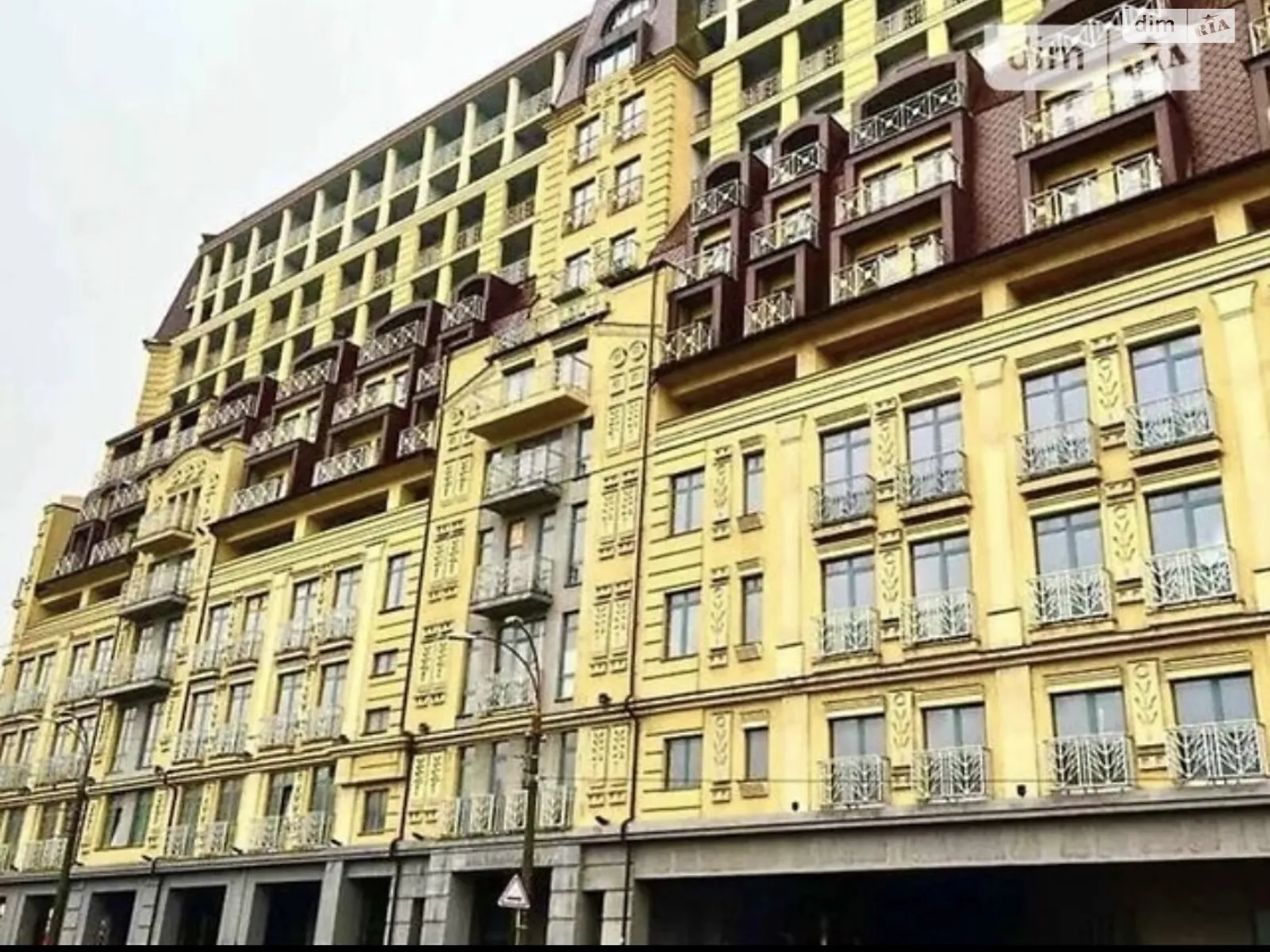 Продается 1-комнатная квартира 53 кв. м в Киеве, ул. Нижний Вал, 27-29 - фото 1