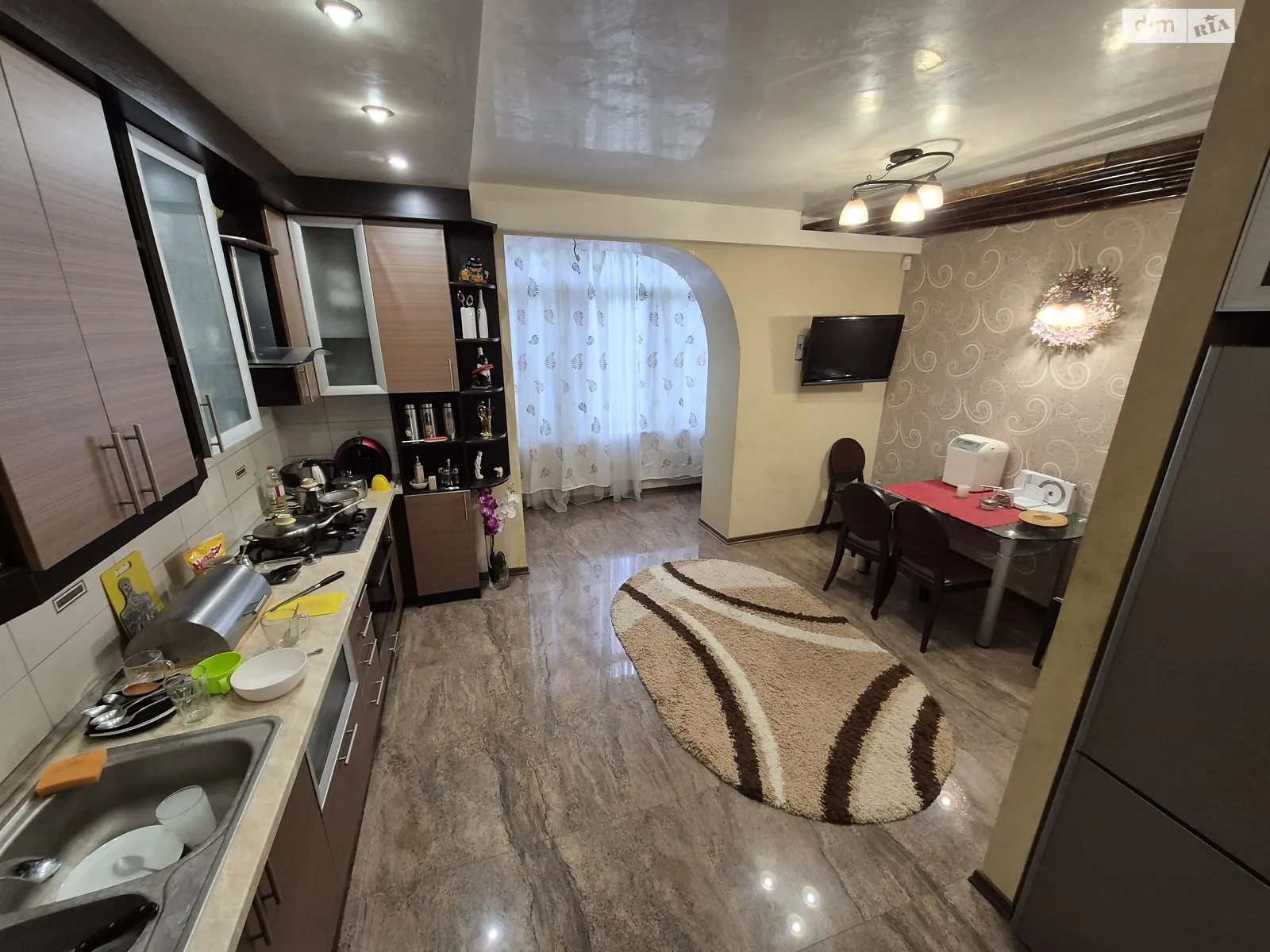 Продается 3-комнатная квартира 160 кв. м в Львове, ул. Замарстиновская, 240 - фото 1