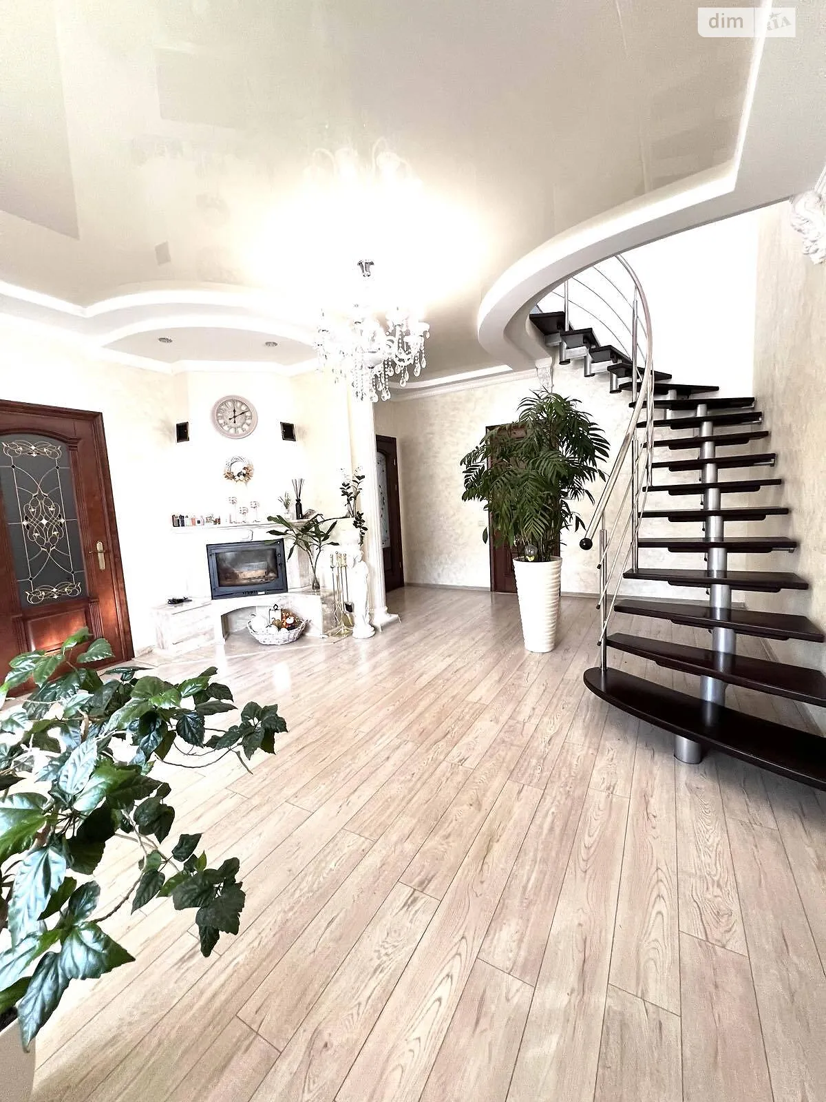 Продается дом на 2 этажа 280 кв. м с мансардой, цена: 185000 $ - фото 1