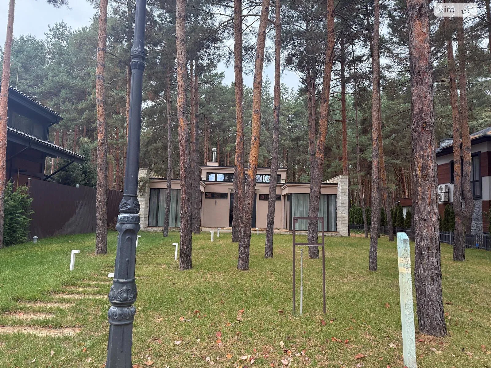 Продается одноэтажный дом 209 кв. м с подвалом, цена: 1200000 $ - фото 1