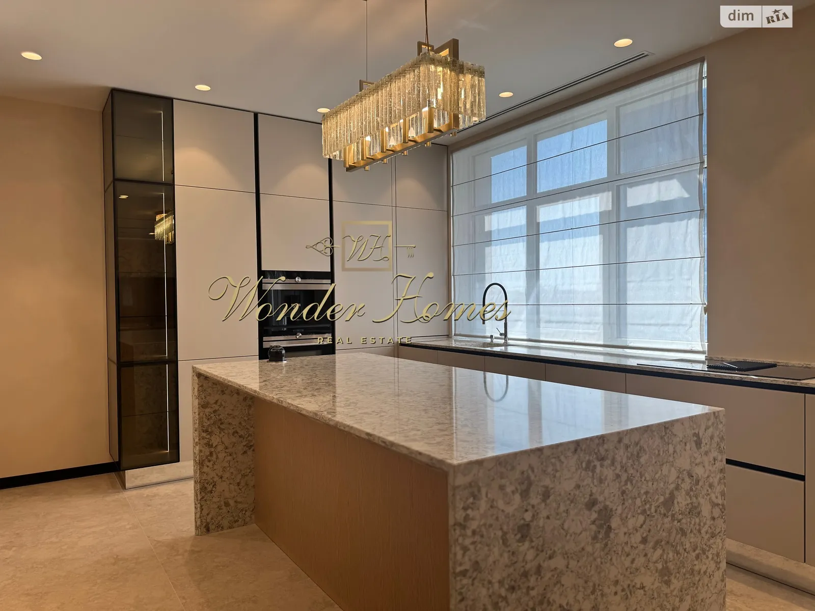 Продається 4-кімнатна квартира 175 кв. м у Києві, вул. Андрія Верхогляда(Драгомирова), 15А - фото 1