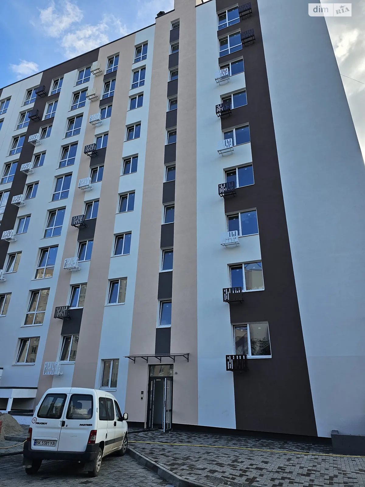 Продается 1-комнатная квартира 38 кв. м в Ровно, ул. Соборная, 289 - фото 1