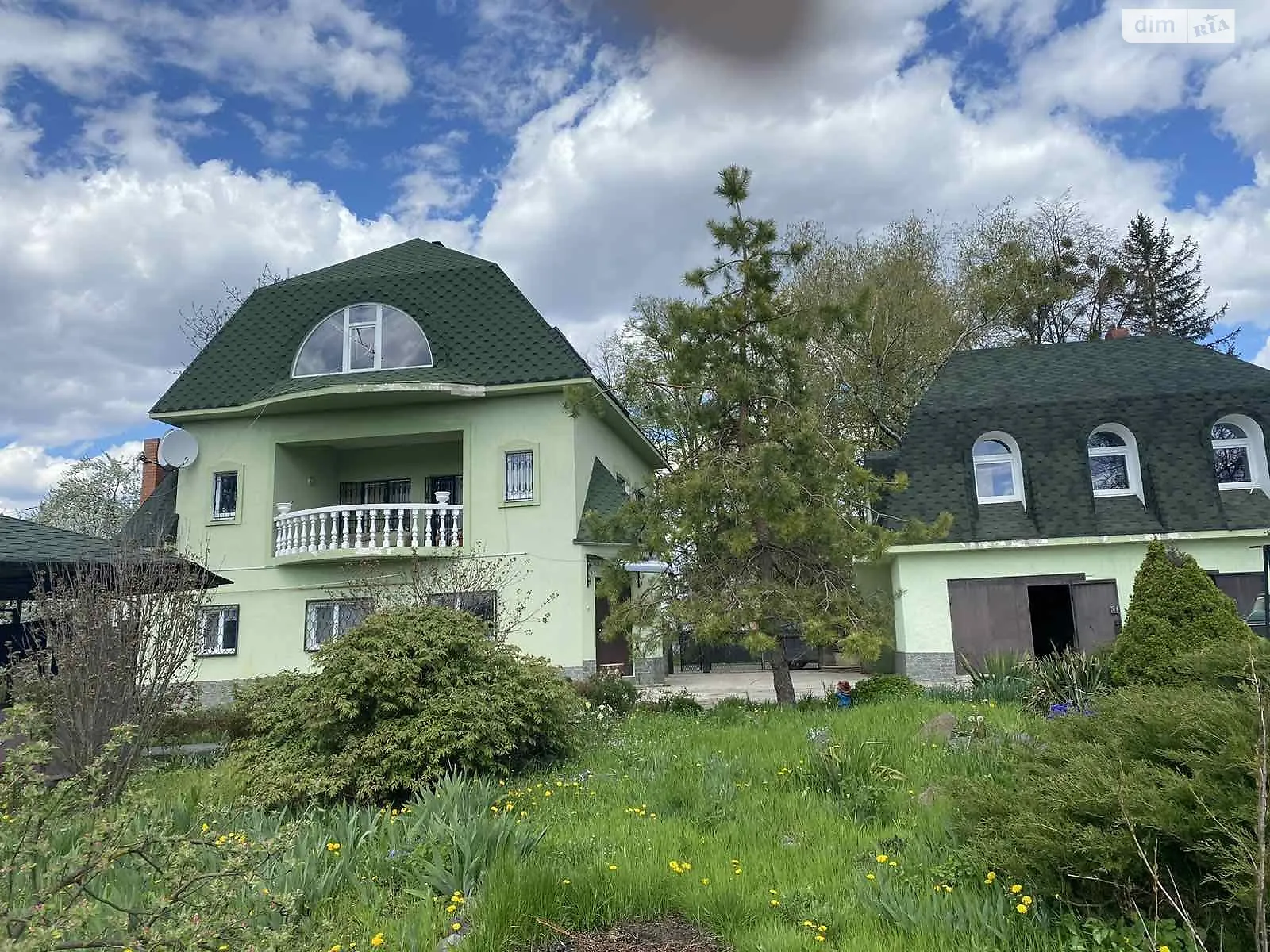 Продается дом на 3 этажа 260 кв. м с участком, цена: 65000 $ - фото 1