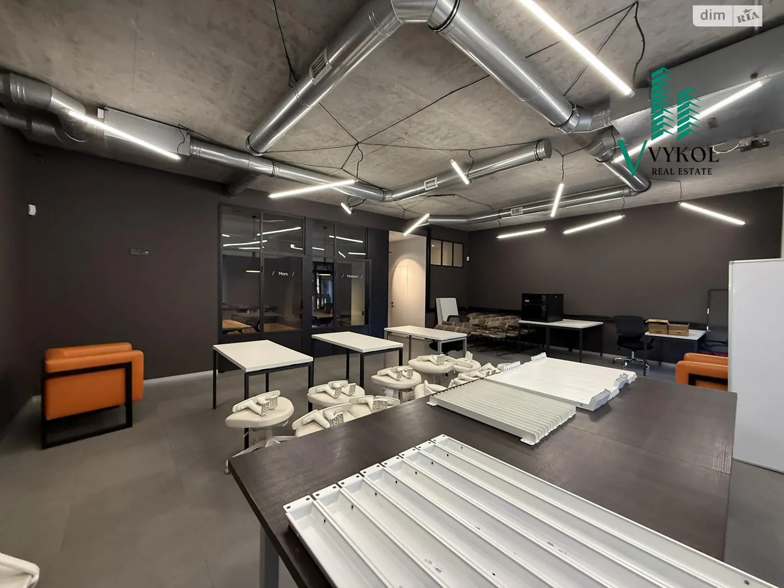 Сдается в аренду помещения свободного назначения 120 кв. м в 9-этажном здании, цена: 1500 $ - фото 1