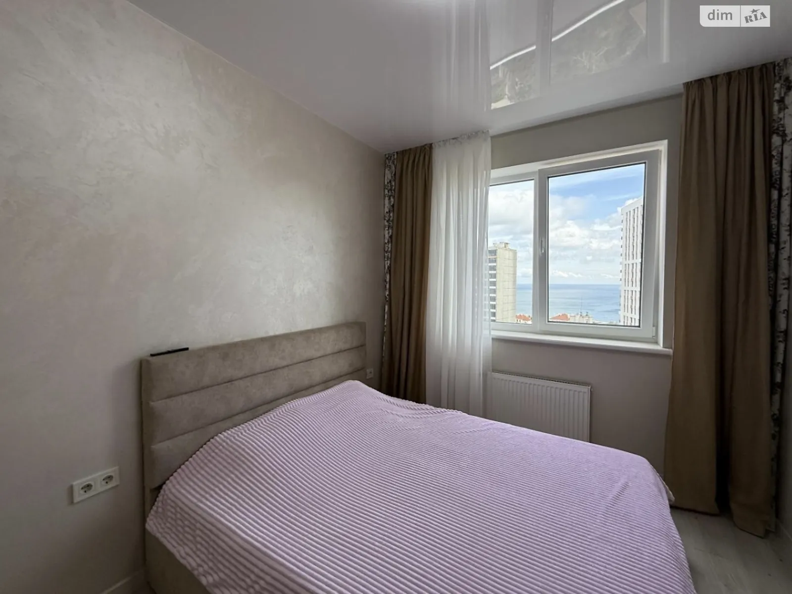 Продается 1-комнатная квартира 43 кв. м в Одессе, ул. Генуэзская, 3Г - фото 1