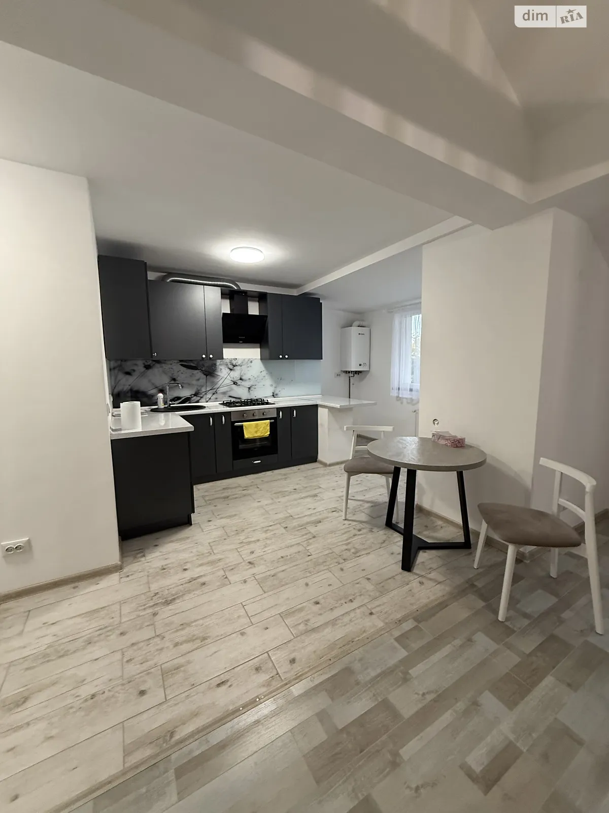1-комнатная квартира 61 кв. м в Тернополе, пер. Кирпичный - фото 1