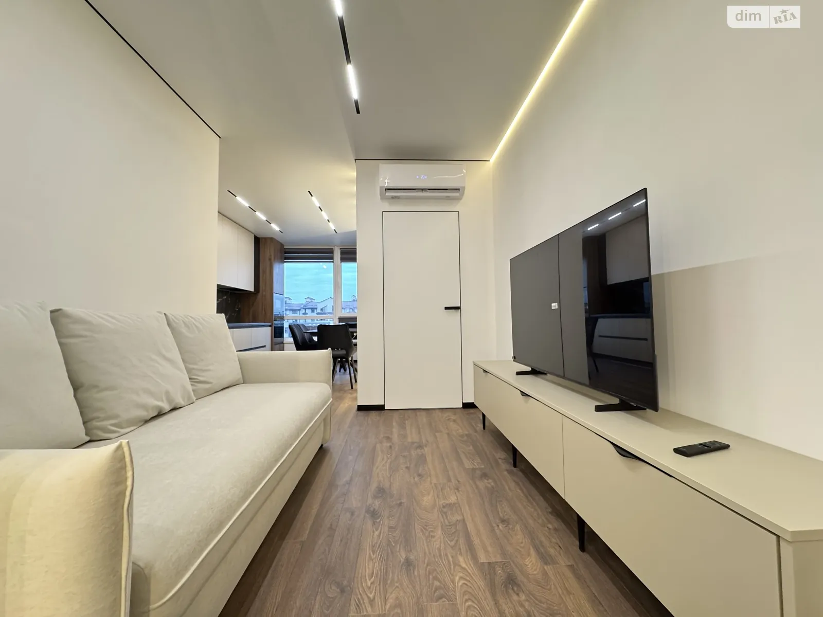 Продается 2-комнатная квартира 62 кв. м в Ивано-Франковске, бул. Южный - фото 1