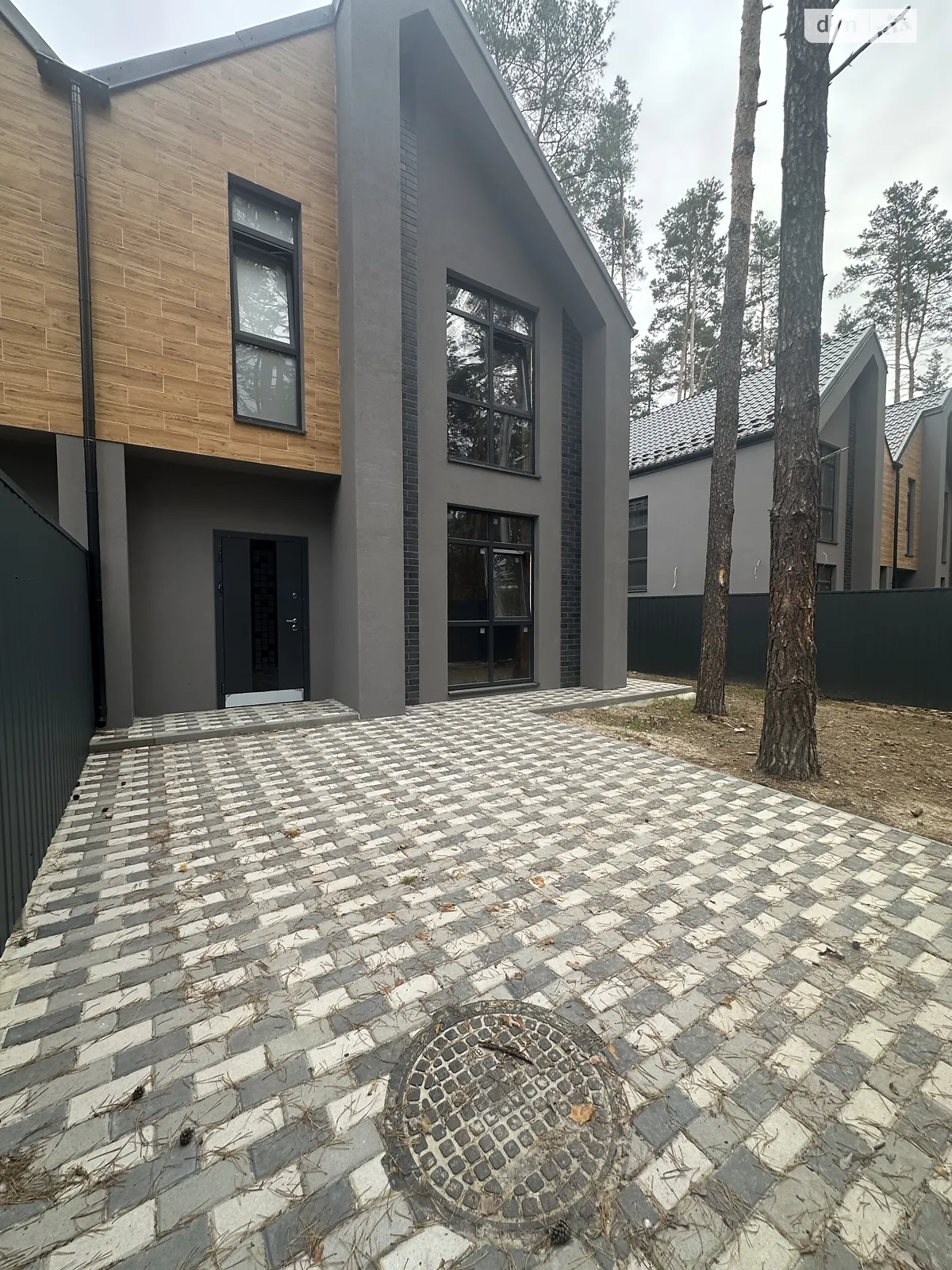 Продается дом на 2 этажа 100 кв. м с баней/сауной, цена: 105000 $ - фото 1