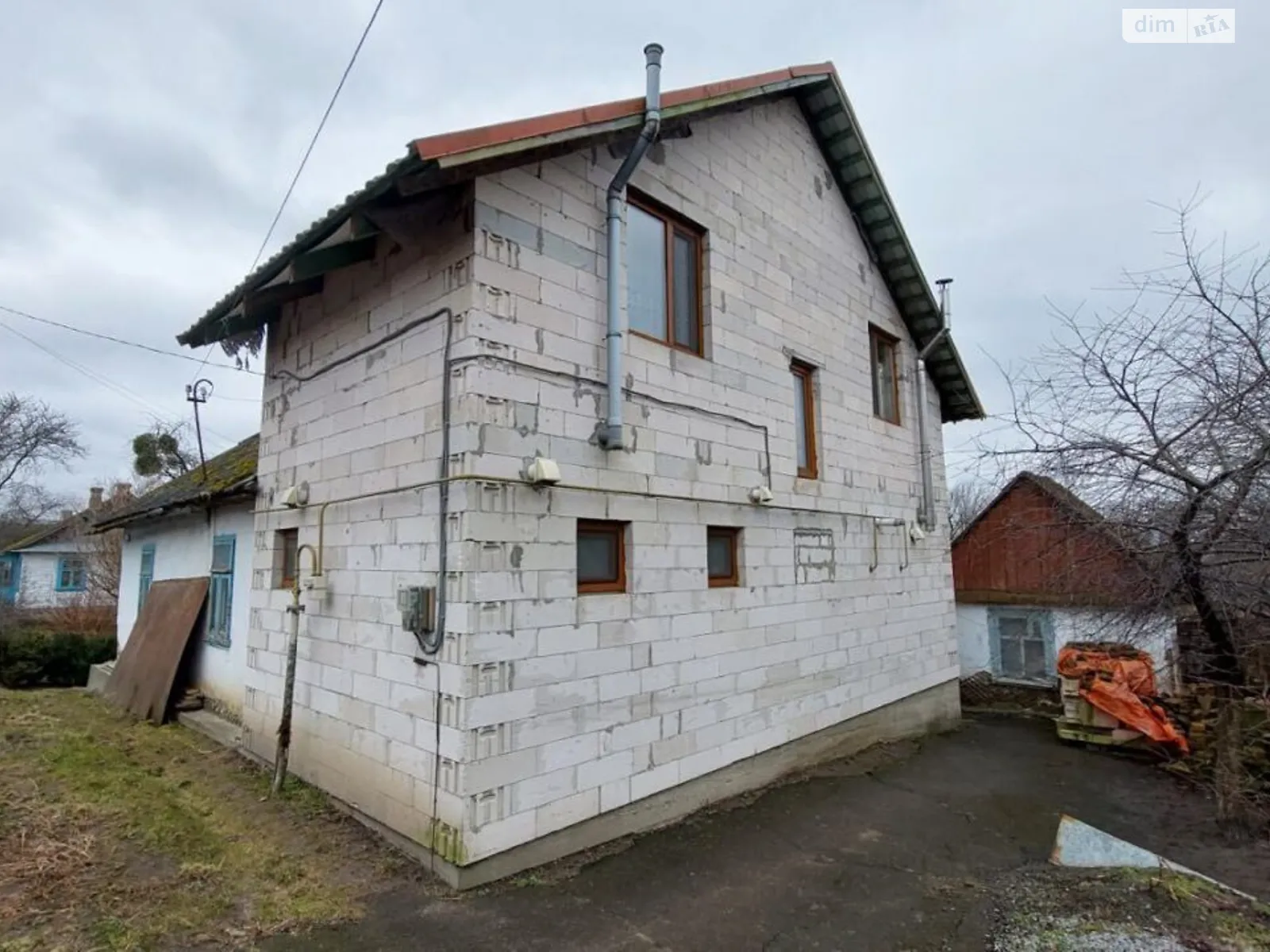 Продается дом на 2 этажа 99.5 кв. м с бассейном, цена: 35000 $ - фото 1