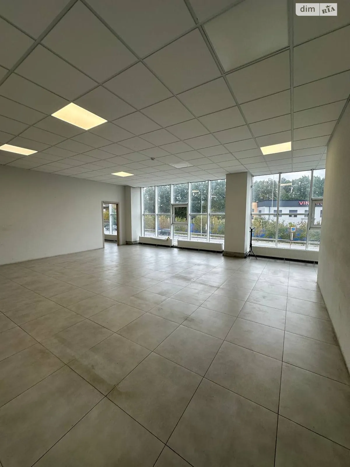 Сдается в аренду офис 125 кв. м в бизнес-центре, цена: 35000 грн - фото 1
