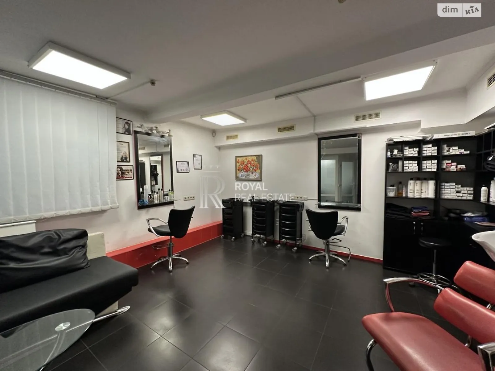 Сдается в аренду объект сферы услуг 219 кв. м в 6-этажном здании, цена: 1500 $ - фото 1