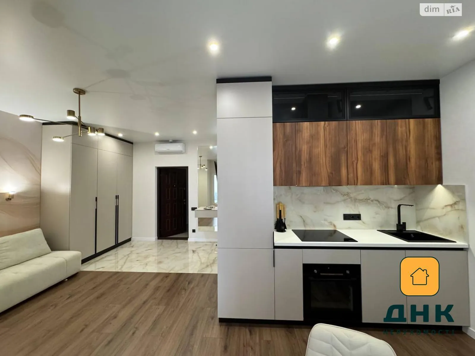 Продается 1-комнатная квартира 42.9 кв. м в Одессе, ул. Краснова, 1В - фото 1